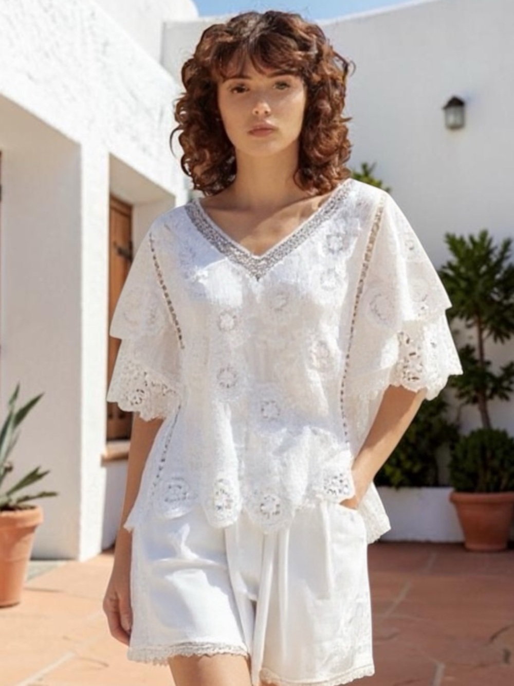252. POL Crochet trim boho top in white